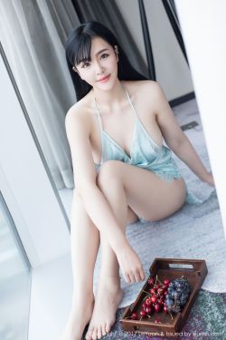 大胸美女照片